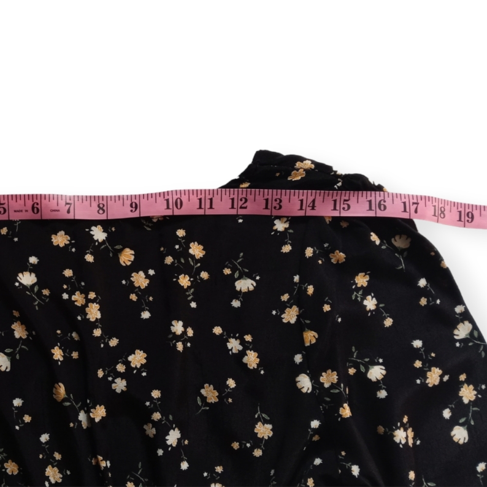 NWOT- LOVE TREE CROPPED LONG SLEEVE BLOUSE. SIZE S. COLOR BlACK, YELLOW - Picture 6 of 15